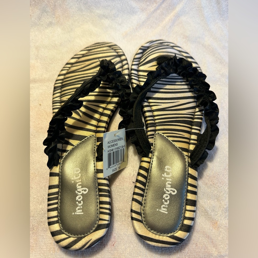 NWT Incognito zebra flip flop sandals size 10